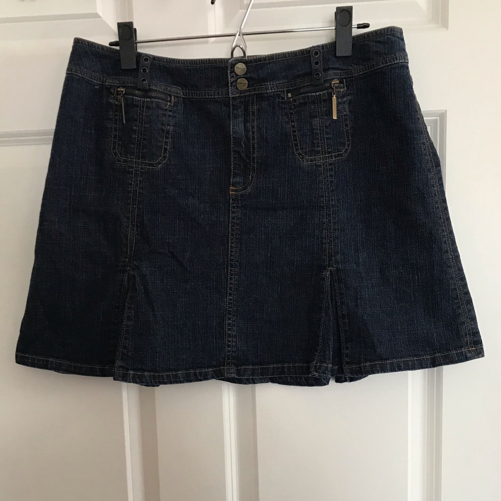 Dark wash box pleated jean skirt w/brass details